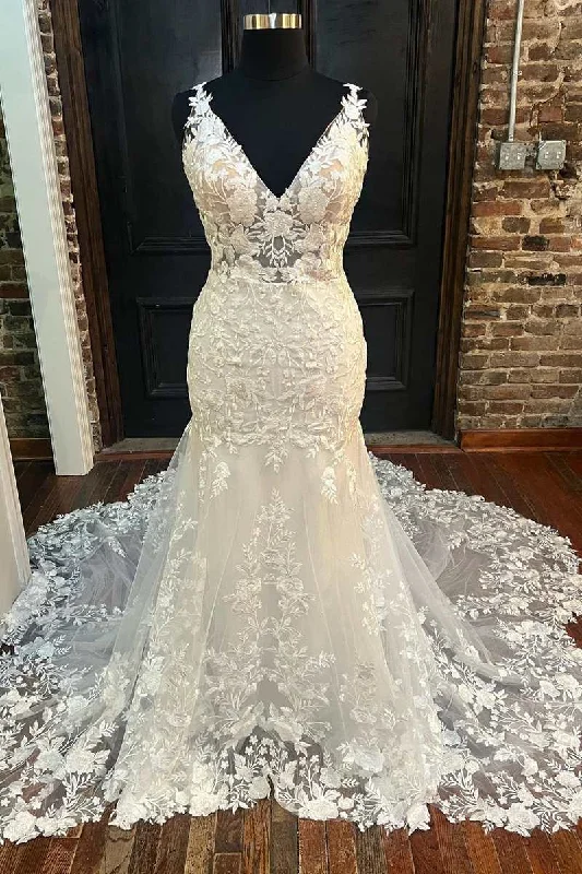 White Floral Lace V-Neck Trumpet Long Wedding Dress