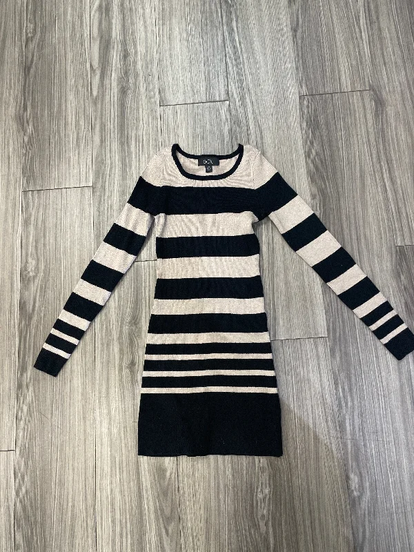 Dress Sweater By Bcx In Striped Pattern, Size: Xs